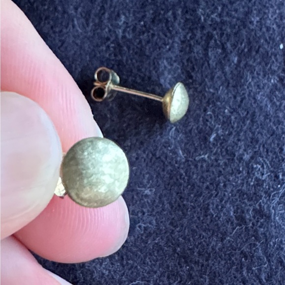 Elegant Hammered Gold Stud Earrings - Picture 2 of 4